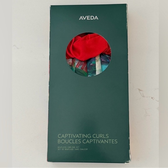 AVEDA Other - Aveda Captivating Curls Heatless Set - Red and Green
